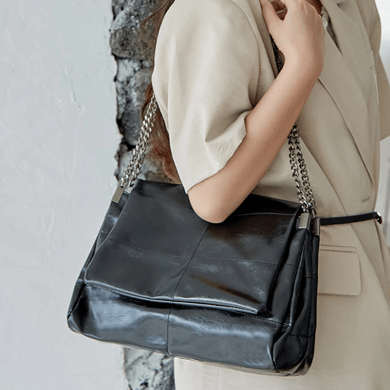 Shoulder Bag - Stylish Design - Durable Material - Perfect for Everyday Use