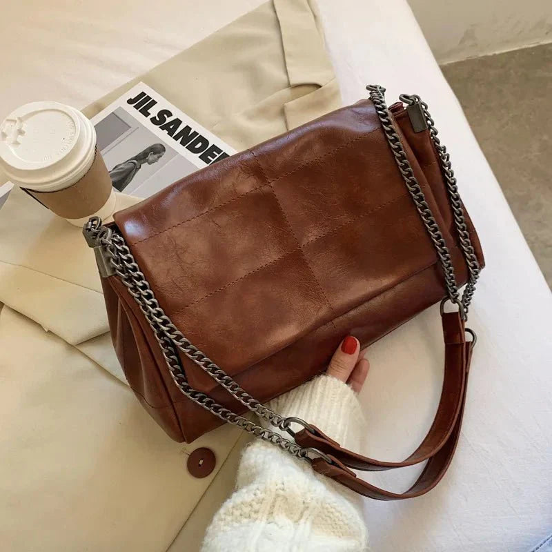 Shoulder Bag - Stylish Design - Durable Material - Perfect for Everyday Use