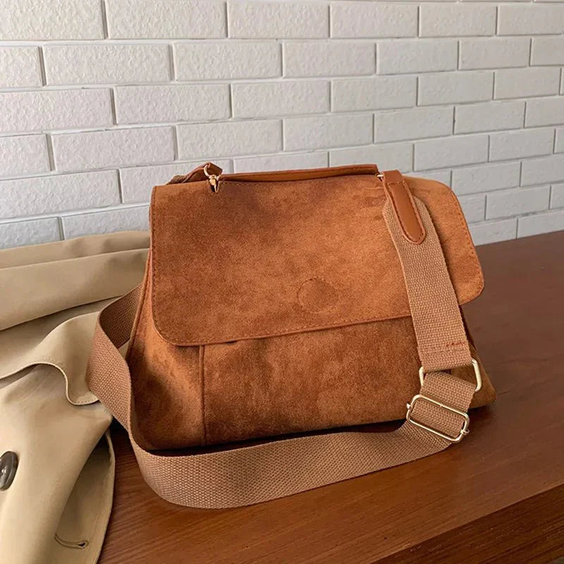 Casual Bag - Stylish and Versatile - Durable Material - Everyday Essential