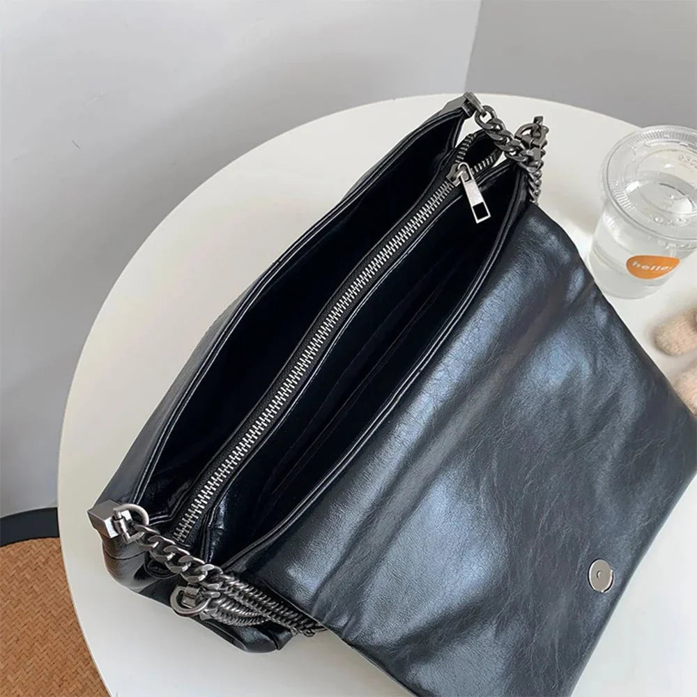 Shoulder Bag - Stylish Design - Durable Material - Perfect for Everyday Use