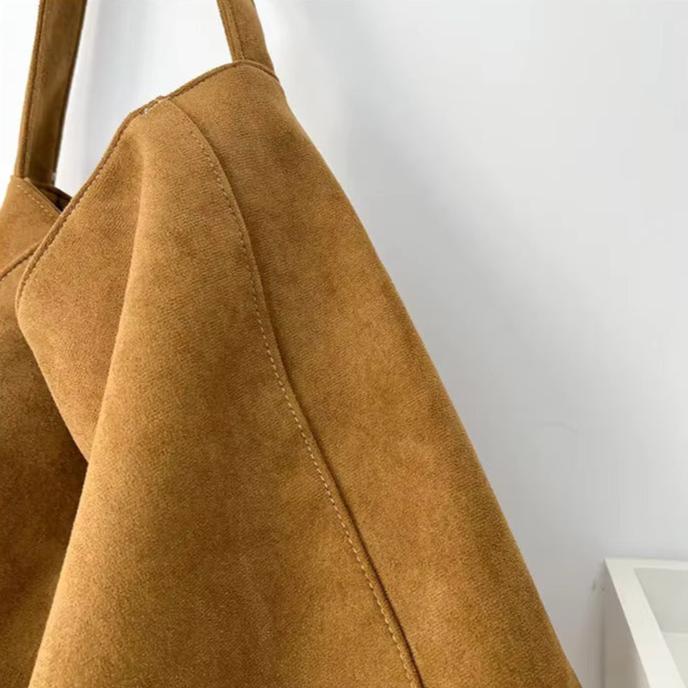 Chic Tote Bag - Durable Canvas - Stylish Everyday Essential