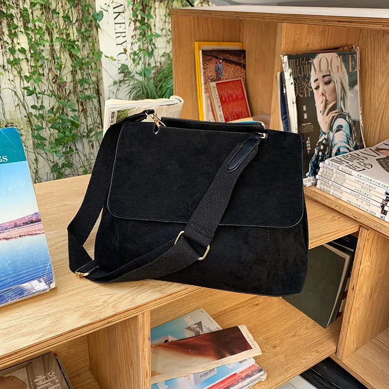 Casual Bag - Stylish and Versatile - Durable Material - Everyday Essential