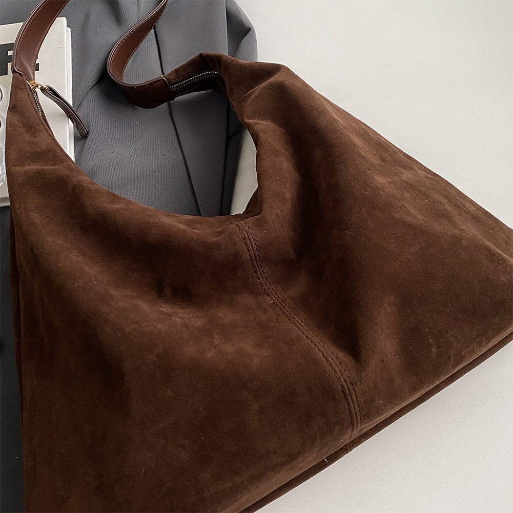 Stylish Zipped Bag - Durable Material - Perfect Everyday Accessory