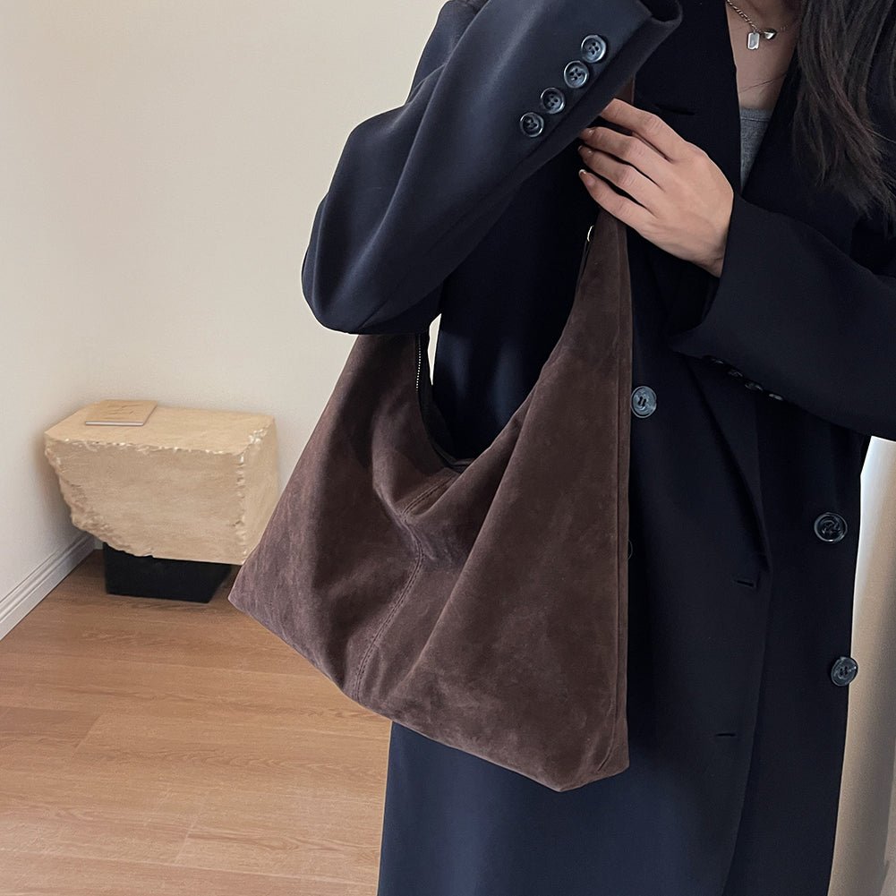 Stylish Zipped Bag - Durable Material - Perfect Everyday Accessory