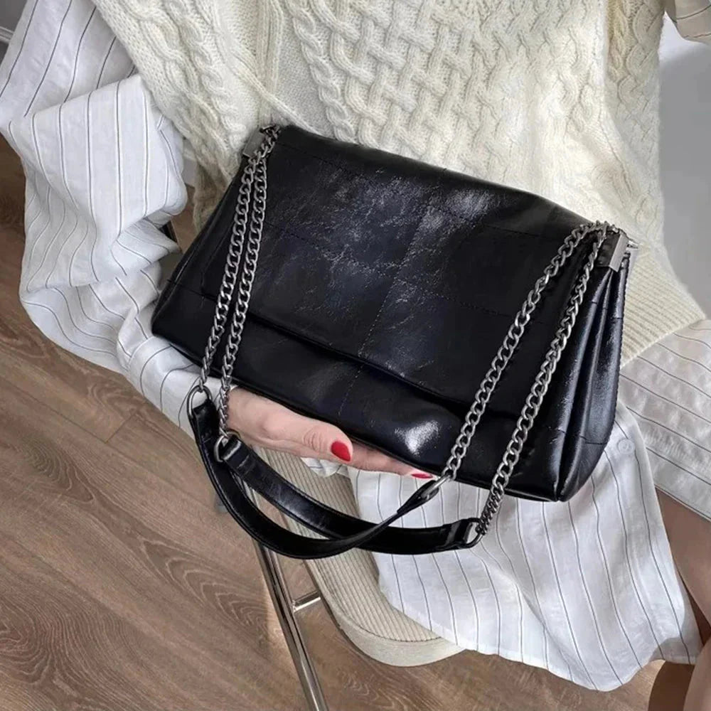 Shoulder Bag - Stylish Design - Durable Material - Perfect for Everyday Use