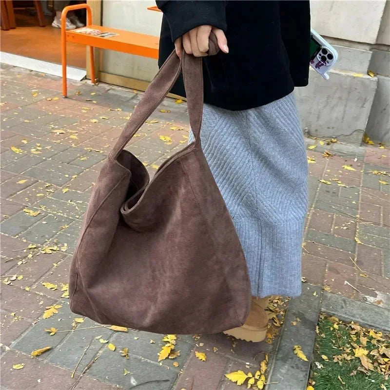 Chic Tote Bag - Durable Canvas - Stylish Everyday Essential