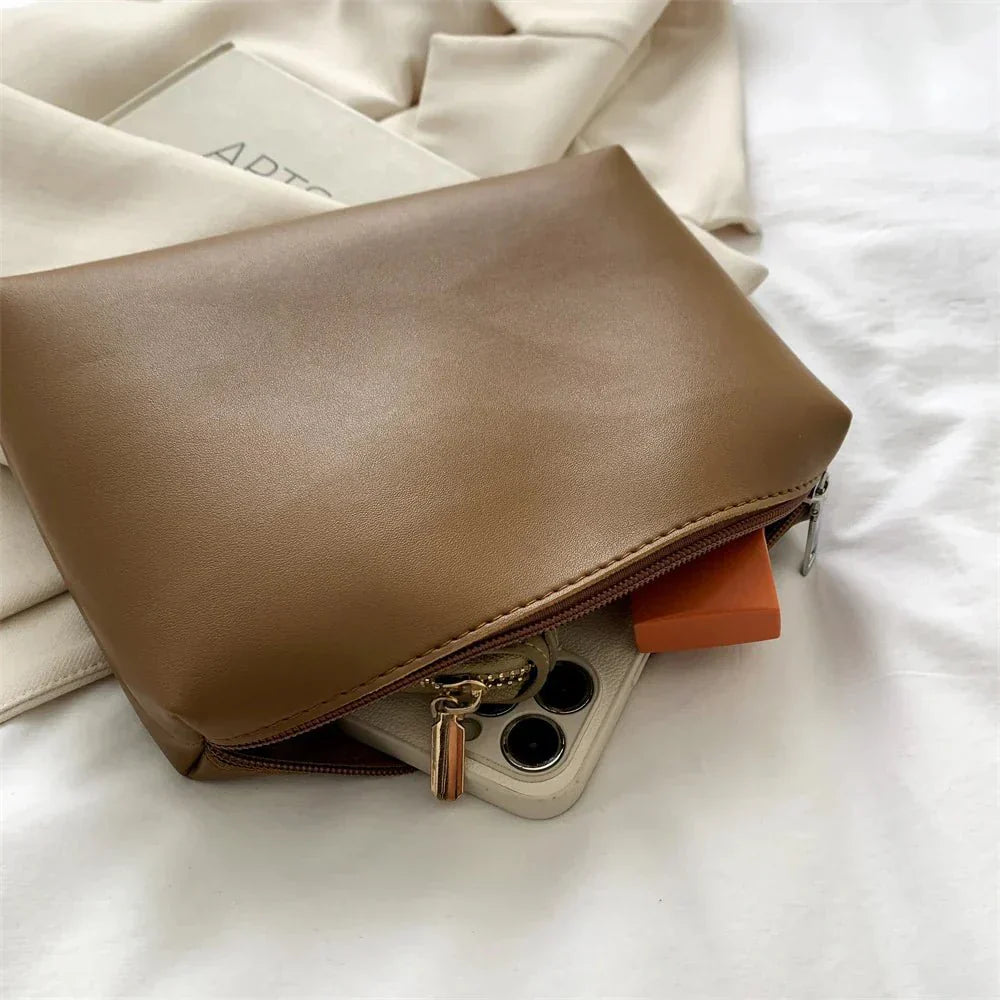 Stylish Leather Bag - Amber Hue - Durable Material - Perfect for Everyday Use