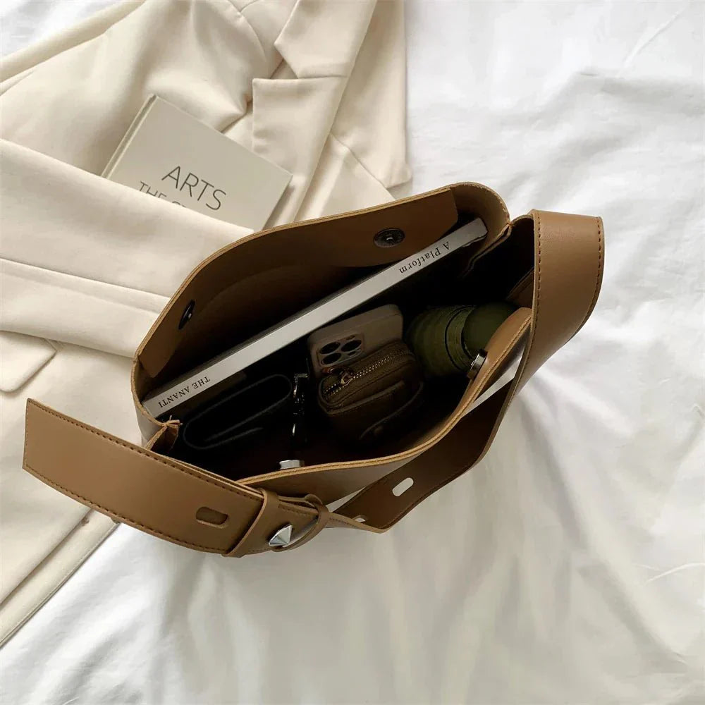 Stylish Leather Bag - Amber Hue - Durable Material - Perfect for Everyday Use